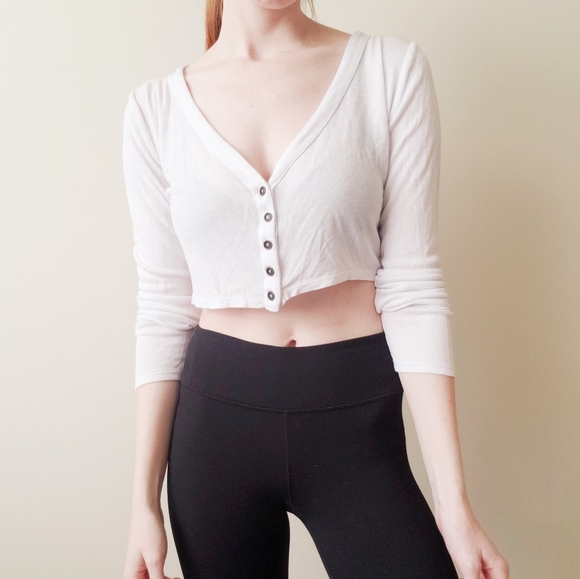 Forever 21 Tops - White Ribbed Button-Up Crop Top